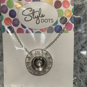 Style Club- Dot Club necklace